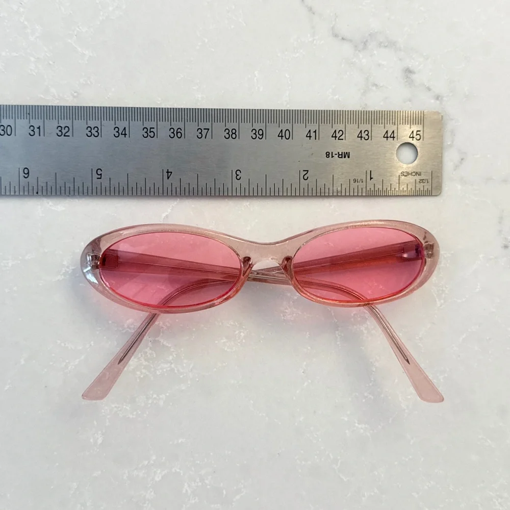 Cute Y2K Pink Oval Sunglasses - Picture 6 of 6